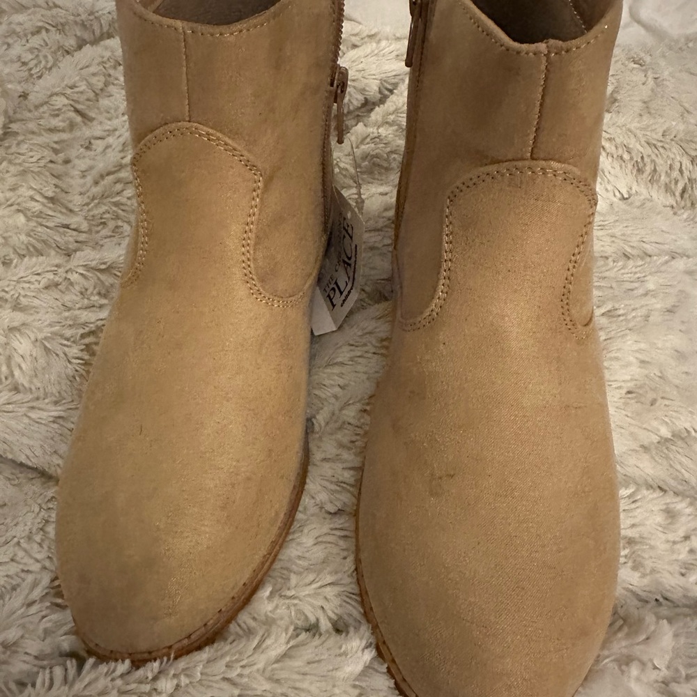 Children’s Place tan, faux suede boots, size 4. NWT